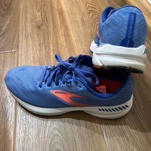 Brooks Ravenna 11 Running Shoe (women's)